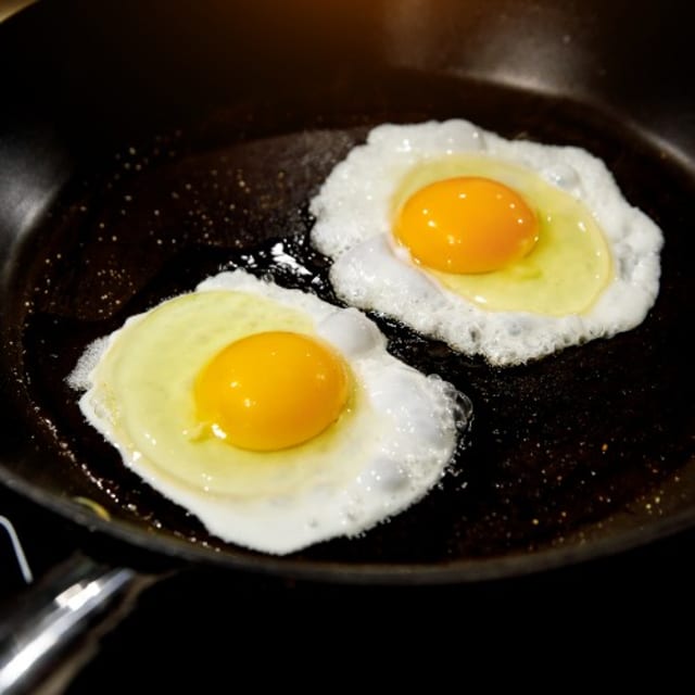 Huevos 2 - 2 Eggs.